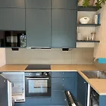 Mysigt Attefallshus Med Naerhet Och Hav