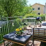 Apartman Haha Nordic Partille Large 3br For 7 Guests With 2 Kitchens, Garden & Parking *