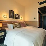 Hotell Jacy'z & 4*