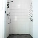 Apartman Haha Nordic Partille Large 3br For 7 Guests With 2 Kitchens, Garden & Parking