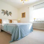Haha Nordic Partille Spacious 2br Near Center With Garden & Parking Δωμάτια σε οικογενειακή κατοικία Γκέτεμποργκ