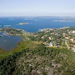 Backstugan - Litet Hus Med Storslaget Laege Prázdninový dům