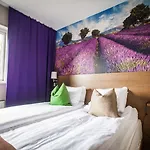 מלון Arken & Art Garden 4*