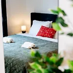 Large 2br - Scandinavian Design - Balcony דירה *