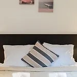 Apartman Warm Modern In The Heart Of Linne & Haga *