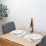Apartment Modern In The Heart Of Linne, Walk To Haga
