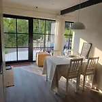 The Little House By The Paddock - Only For Non Smokers Holiday home *