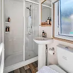 2 Bedroom Lovely In Goeteborgs Сasa de vacaciones