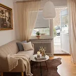 Haha Nordic Partille Large 3br For 7 Guests With 2 Kitchens, Garden & Parking Göteborg