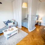 Apartman Spacious With Balcony Near Ullevi *