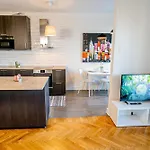 Spacious With Balcony Near Ullevi