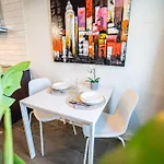 Apartman Spacious With Balcony Near Ullevi *