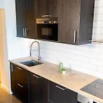 Spacious With Balcony Near Ullevi Apartman *
