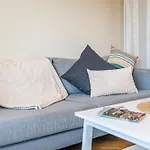 Spacious With Balcony Near Ullevi Apartman