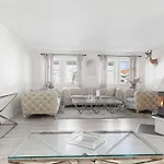 Workers - 7 Bedroom - 15 Beds - 3 Bath *