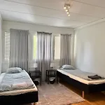 Workers - 2 Bath - 9 Beds - Parking