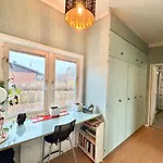 Workers - 4br - 4 Beds - Parking - Near Volvo Сasa de vacaciones *