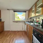 Workers - 5 Bedroom - 2 Bath - Volvo - Parking Göteborg