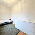 6 Beds - 4 Bedroom - For Workers - Volvo - Parking 別荘 *