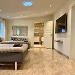 Workers - 7 Bedroom - 15 Beds - 3 Bath Сasa de vacaciones *