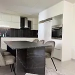 Workers - 2 Bath - 9 Beds - Parking Дом отдыха