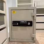 Workers - 7 Bedroom - 15 Beds - 3 Bath *