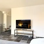 6 Beds - 4 Bedroom - For Workers - Volvo - Parking * Gotemburgo