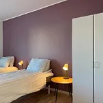 Workers Big - 5 Bedroom - 2 Bath - Volvo