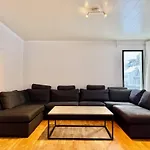 Tatil Evi Workers Premium - 5 Bedroom - 10 Beds - Parking Göteborg