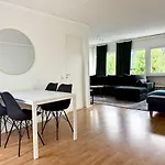 Workers - 2 Bath - 9 Beds - Parking