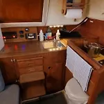 Úszó hotel Cozy Sailboat In