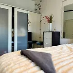 Дом отдыха Workers - 4br - 4 Beds - Parking - Near Volvo Гётеборг