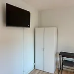 Workers Big - 5 Bedroom - 2 Bath - Volvo Gothenburg