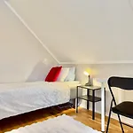 Workers Premium - 5 Bedroom - 10 Beds - Parking