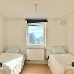 Workers • 19 Beds • 3 Kitchens • Volvo • Parking Dom wakacyjny