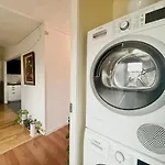 Workers - 4br - 4 Beds - Parking - Near Volvo Дом отдыха
