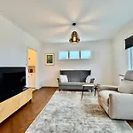 6 Beds - 4 Bedroom - For Workers - Volvo - Parking 別荘 ヨーテボリ