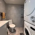 Workers - 2 Bath - 9 Beds - Parking Гётеборг
