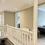 Workers Dream - 10 Bedroom - 14 Beds - Volvo Casa de Férias *