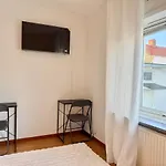 Workers Big - 5 Bedroom - 2 Bath - Volvo Gothenburg