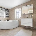 Workers - 7 Bedroom - 15 Beds - 3 Bath Сasa de vacaciones