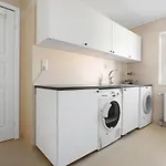 Workers - 7 Bedroom - 15 Beds - 3 Bath * Gotemburgo