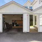 Workers - 7 Bedroom - 15 Beds - 3 Bath Gotemburgo