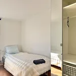 Workers • 19 Beds • 3 Kitchens • Volvo • Parking