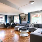 Workers - 8 Beds - Free Parking - Near Volvo *