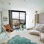 Design Comfort At Karlatornet, Dream Views Apartment *