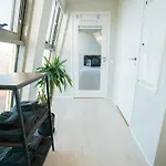 Floor With Rooftop, 1br In Great Location غوتنبرغ