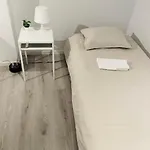 Apartamento Rymligt Och Haerligt Radhus I