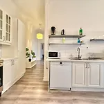 Apartment Travelers Paradise In The Heart Of The