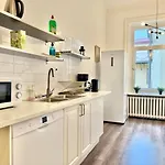 Travelers Paradise In The Heart Of The Apartment